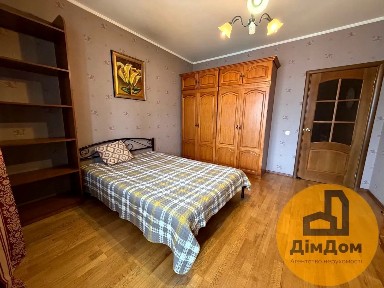 Киев, Анны Ахматовой ул., 13Д