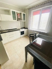 Киев, Квитневый пер., 1Б