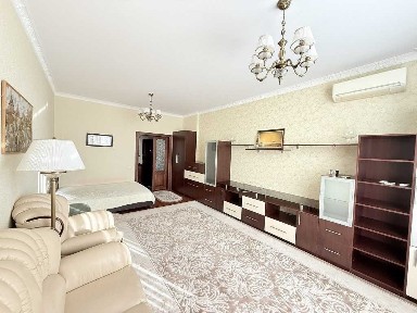 Київ, Парково-Сирецька вул., 4В