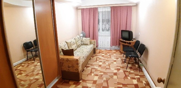 Київ, Краснопільська вул., 21