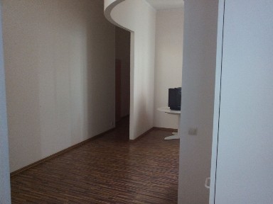 Оренда 4-кімнатної квартири 110.6 м², Костьольна вул., 8