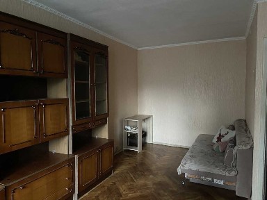 Киев, Воскресенская ул., 11
