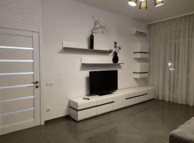 Киев, Рогнідинська 5
