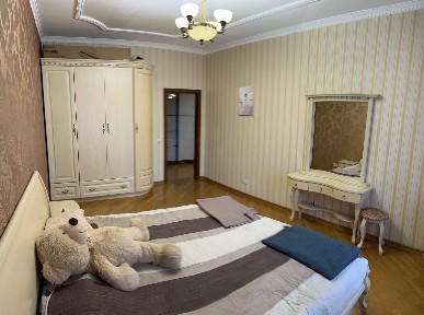 Киев, Дмитриевская ул., 69