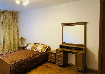 Київ, Старонаводницька вул., 6
