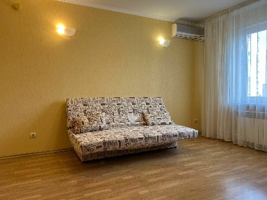 Киев, Урловская ул., 19