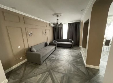 Киев, Дмитриевская ул., 75