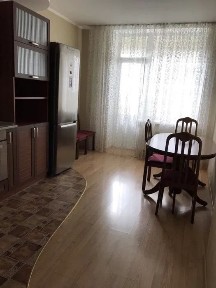 Киев, Верховинная ул., 35