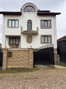 Продається великий добротний будинок у Сторожинці
