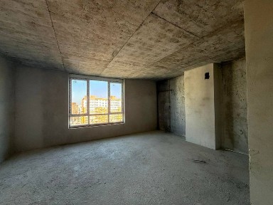 Продається 3-кімнатна квартира на Проспекті Степана Бандери, Східний