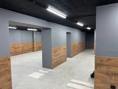 Здам приміщення в центрі Сквири. Власник.