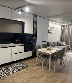 Продаж 1к квартири 52 кв. м на вул. Київська