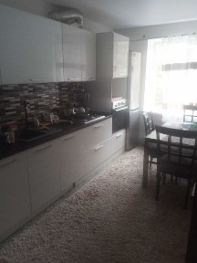 Сдам 3-комнатную в центре