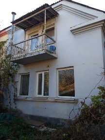 Продам реальную 1/2 часть свободного 2-хэтажного дома