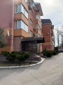 Сдам трехкомнатную/Центр/