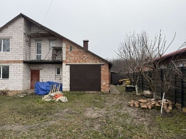 Продам двоповерховий будинок (власник)