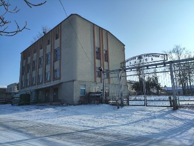 Продам приміщення, склади. На території консервного заводу.
