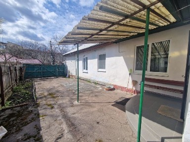Продаж частини будинку.