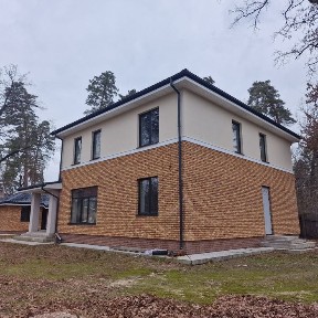 Сучасний котедж у Пущі-Водиці.