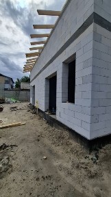 Продам будинок з газом і великою земельною ділянкою