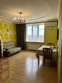 ПРОДАМ 2-х кімнатну квартиру по вул. Автозаводській 69,64 кв. м.