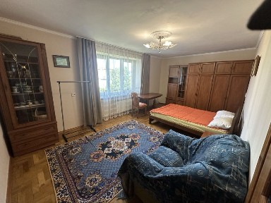 Здається на довгий термін 2 кім. квартира