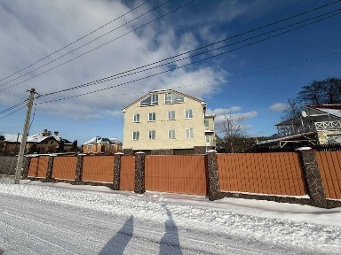 Большое помещение 900 м² с участком 15 соток в Гостомеле