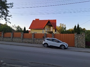 Продається будинок в центрі міста - ЗАХОДЬ І ЖИВИ!