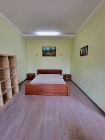 Киев, Мечникова ул., 10/2