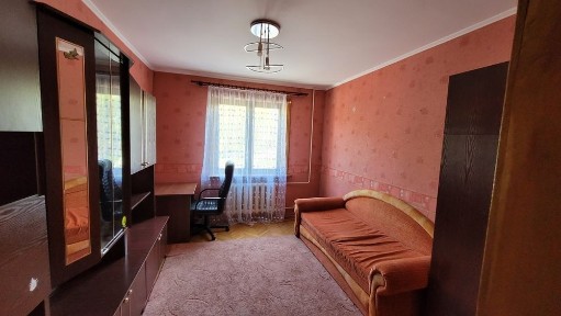 Продається трикімнатна квартира Бровари Чорних Запорожців 60б