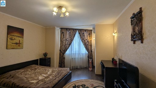 Киев, Урловская ул., 11/44