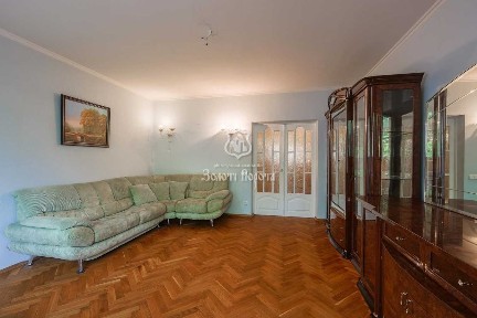 Київ, Олеся Гончара вул., 62