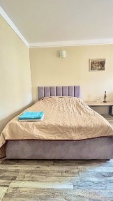 Посуточно, почасово 1к квартира в 5 мин. ходьбы от м Дарница, свет 24/7