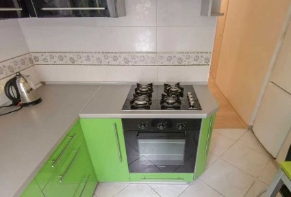 Продам 2к квартиру возле метро, ул. Валентиновская