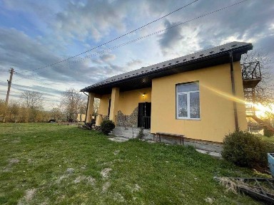 Продаж будинку Жовківський район с. Бишків 45км. до м. Львів.
