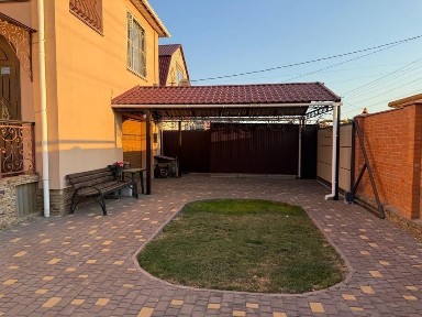 Продам дуже гарний і своєчасний будинок для сімʼі в передмісті Херсона