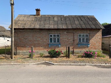 Будинок під реконструкцію в центрі Новомильська біля Рівного