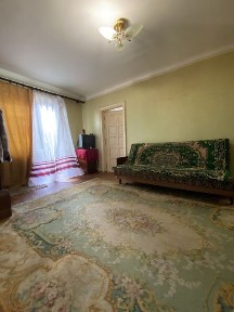 Оренда 3 кімнатна квартира в Центрі.