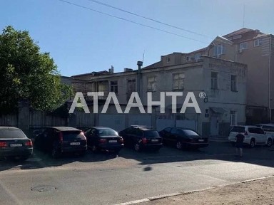 Продажа здания с территорией в центральной части города. код 396152