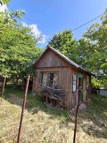 Продається дача біля кінцевої зупинки