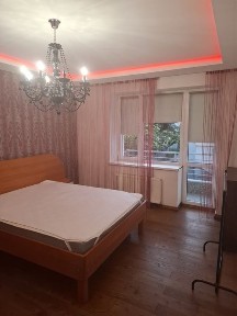 Продаж 3-х км. квартиру на вул. Врубеля