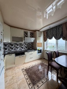 Продаж 3к квартири в центрі з ремонтом