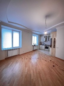 Продаж 3-кімнатної Театральна