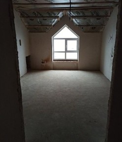 Продаж 2к квартири 77 кв. м на вул. Глибока