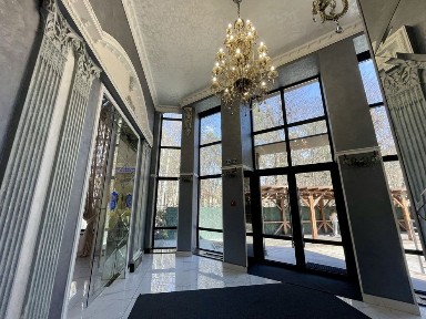 Продаж ресторанного комплексу в центрі Бучі
