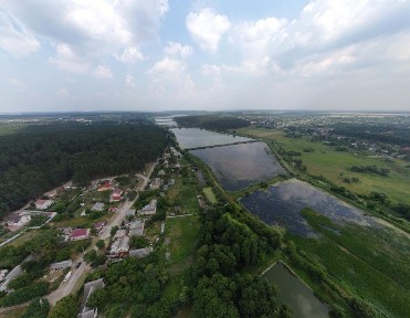 Терміново Будинки комфорт класу біля лісу та р. Стугна в Хлепчі