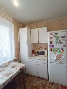 Продам 3 -х комнатную квартиру на Ласточке в самом центре.