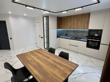 Продається 3км квартира, новобудова, вул. Яреми