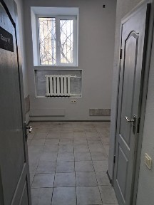 Без комиссии. 1 пов. Фасадний вхід. Свій санвузол