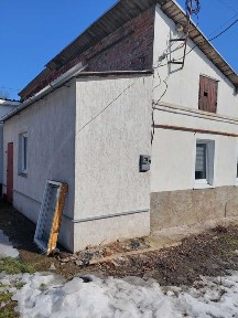 Продается небольшой домик с в районе центрального рынка